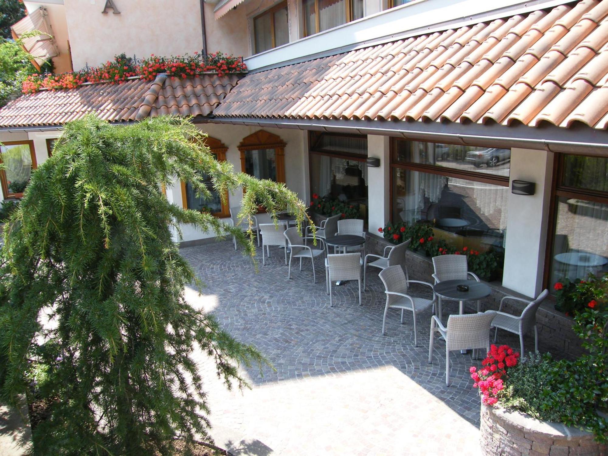 Hotel Panorama Molveno Eksteriør bilde
