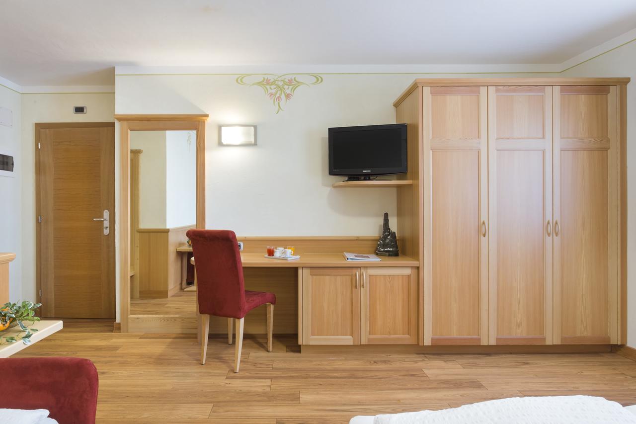 Hotel Panorama Molveno Eksteriør bilde