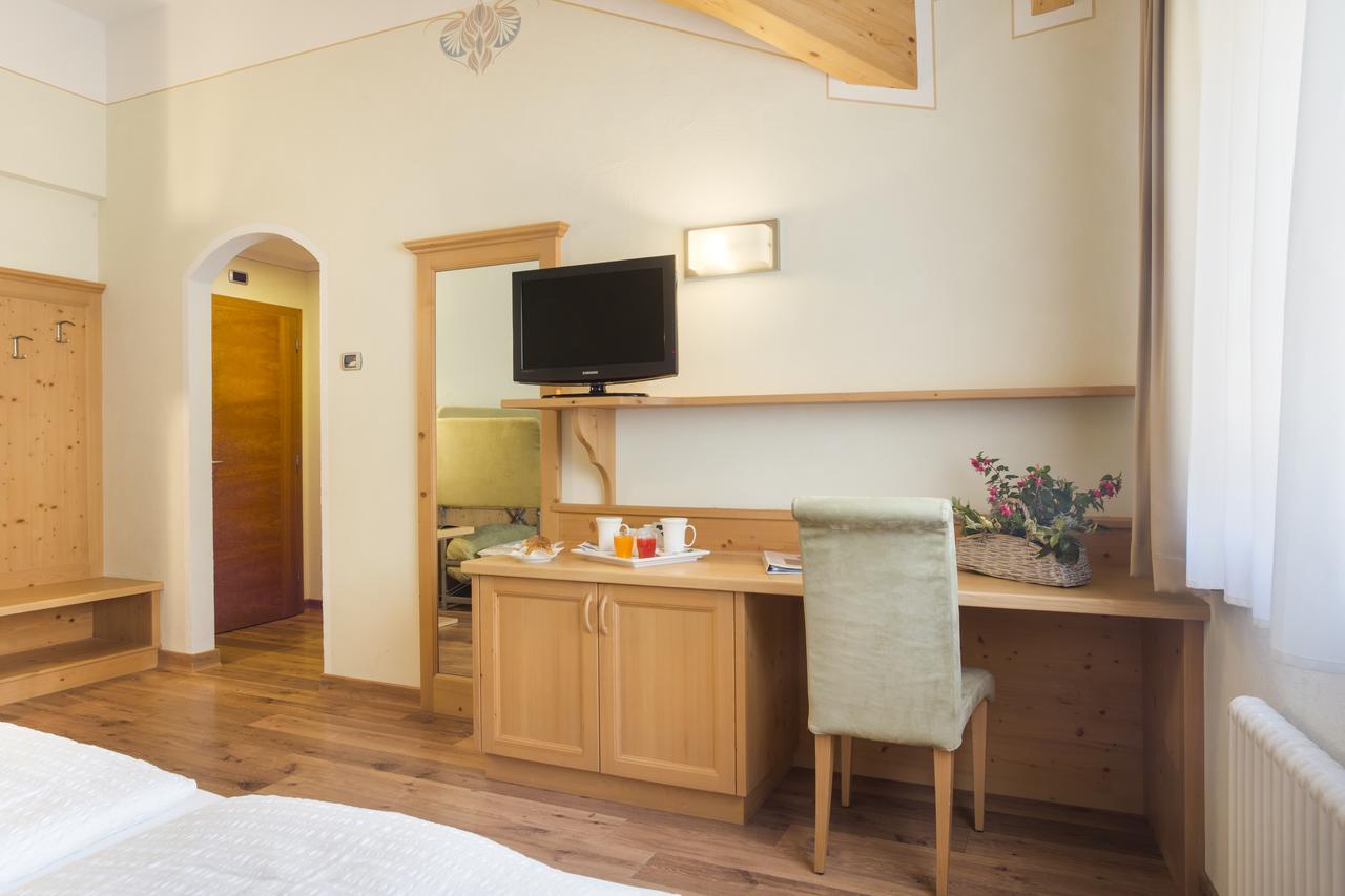 Hotel Panorama Molveno Eksteriør bilde
