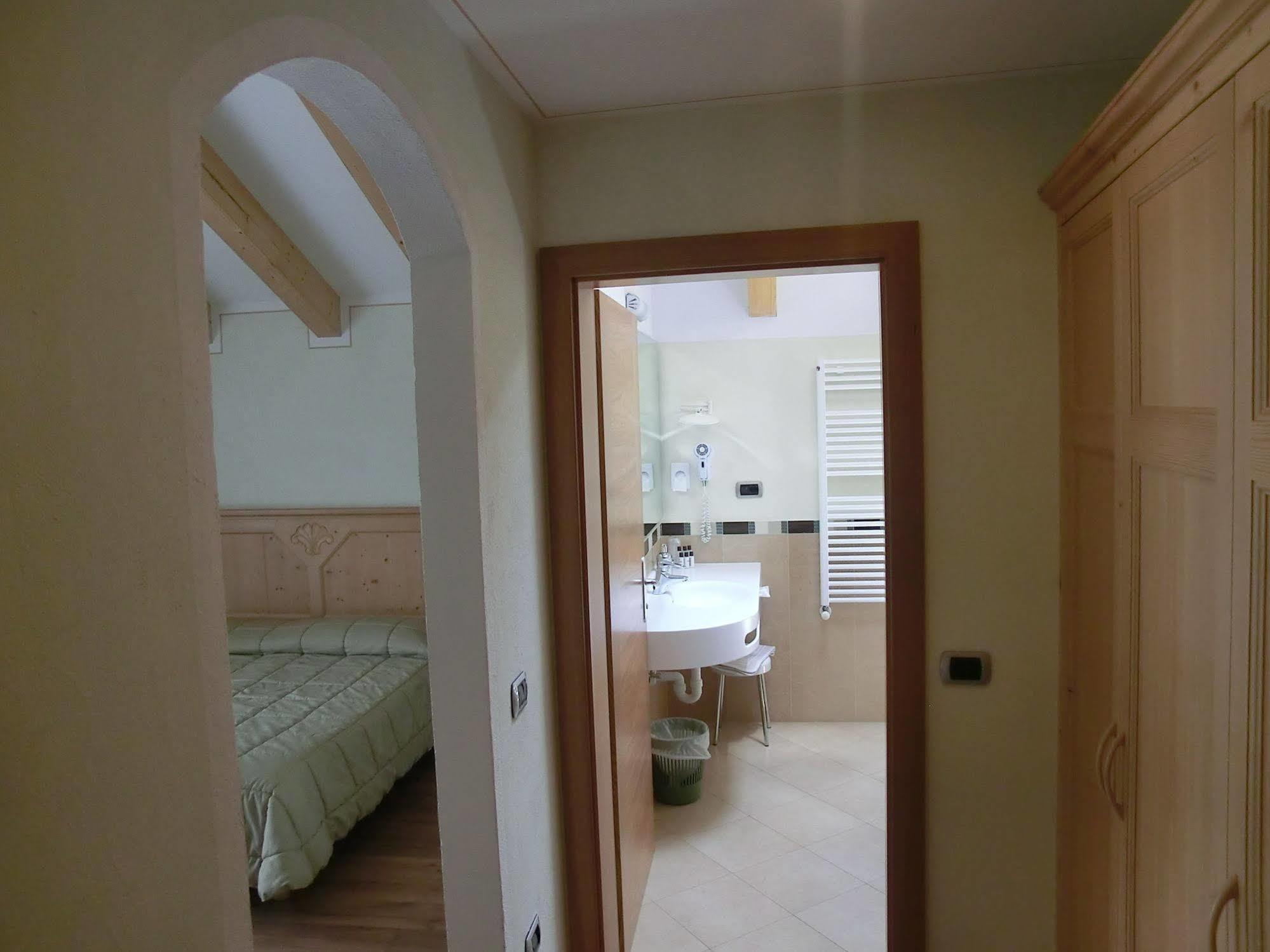 Hotel Panorama Molveno Eksteriør bilde